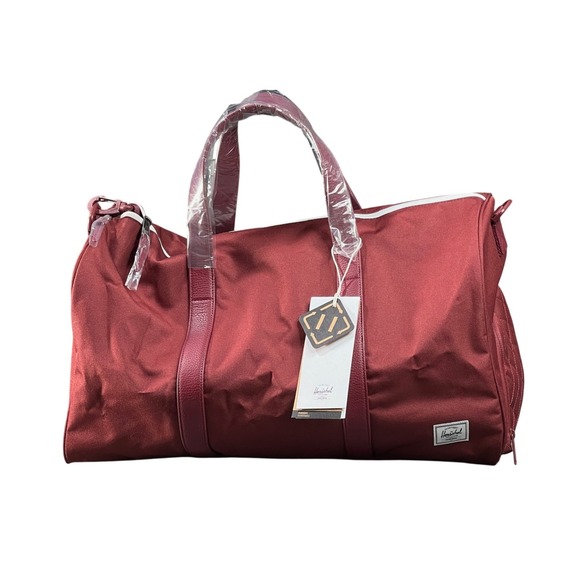 Herschel Supply Co. Other - NWT Herschel Novel Duffle Bag 43L Travel Gym Weekender Tote Oxblood Red Quilted